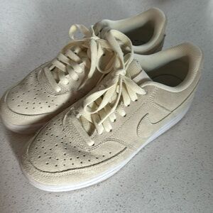 🍍 Nike Court Vision Low Shoes Coconut Milk Suede DH0253-100 Women’s Sz 7🍍